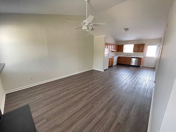 2nd image of 237 Wyndham Cir #B