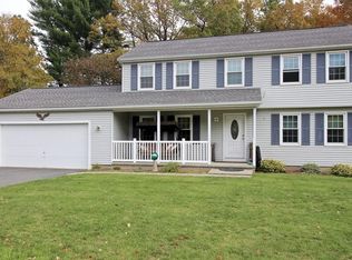 26 Hearthstone Dr, Agawam, MA 01001