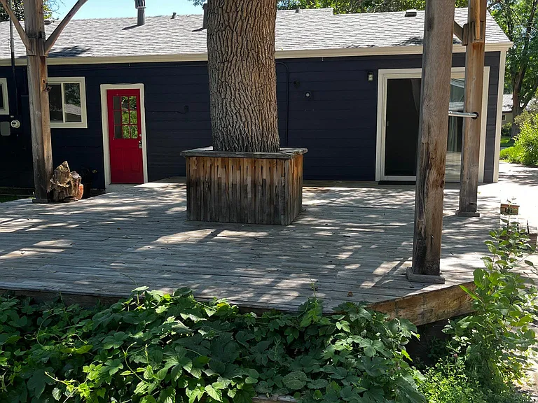 3035 S Clermont Dr — Photo 3
