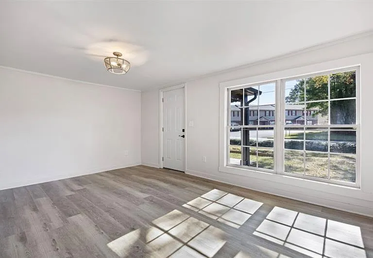24 E Iron Belt Rd — Photo 10