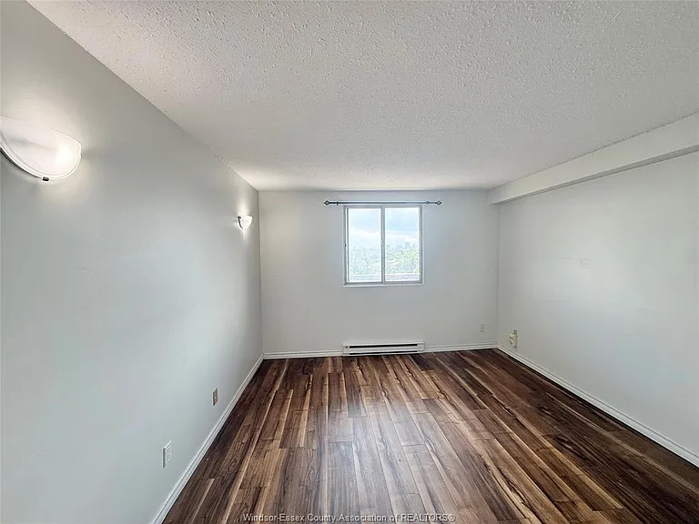 3936 Wyandotte St E #801 — Photo 18