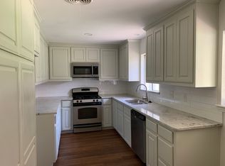 513 Walnut Creek Dr, Azle, TX 76020