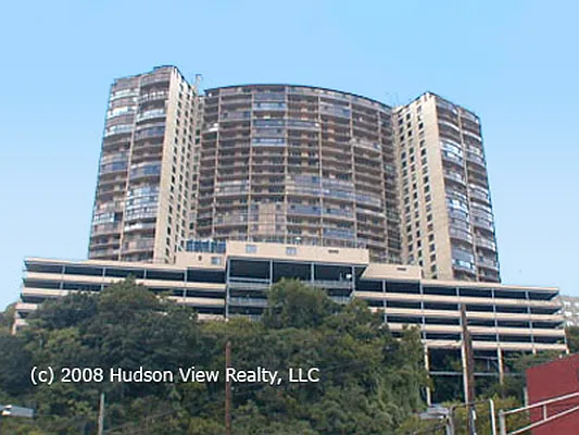 Sold by Hudson View Realty LLC | media 17