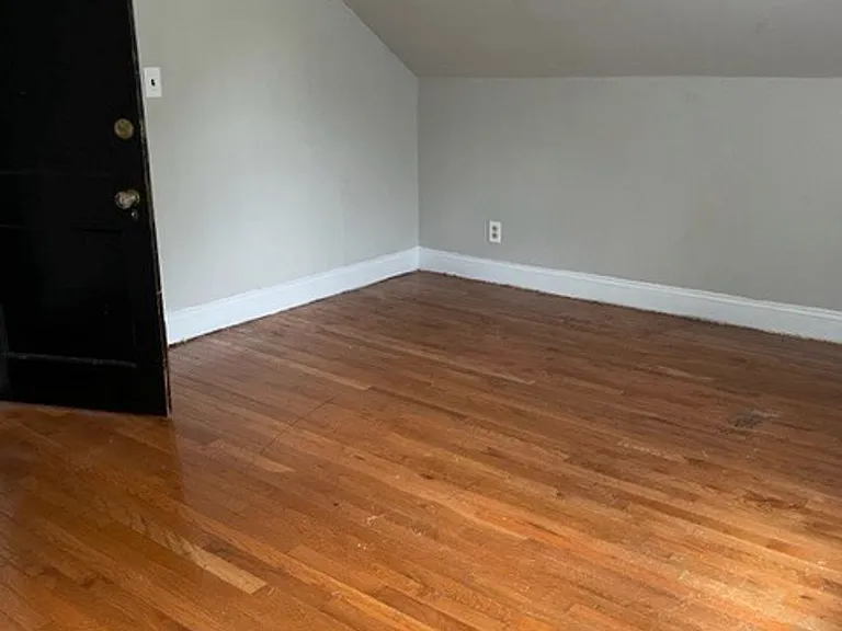 16 Windsor Avenue — Photo 21