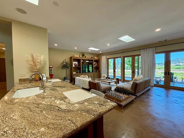 4181 Silverado Trl — Photo 11