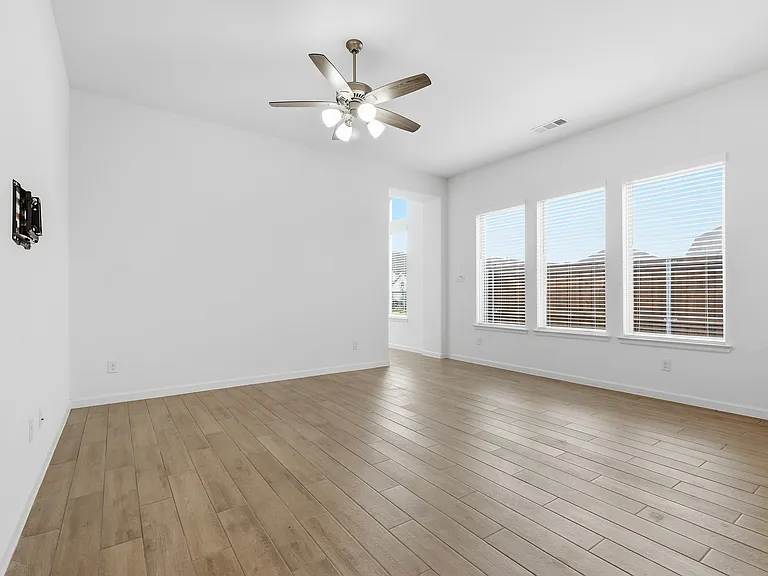 3101 Bell Flower Dr — Photo 10