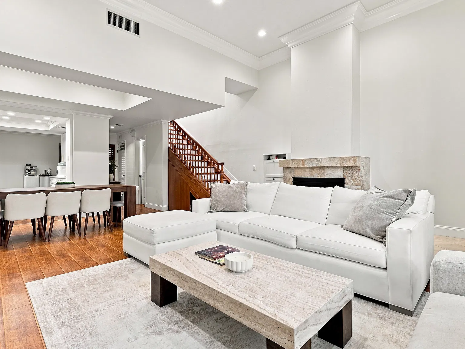 2 bed, 1355 sqft, $3,750 — Photo 4