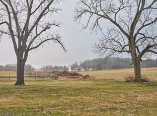 68 Sandy Ridge Rd, Stockton, NJ 08559