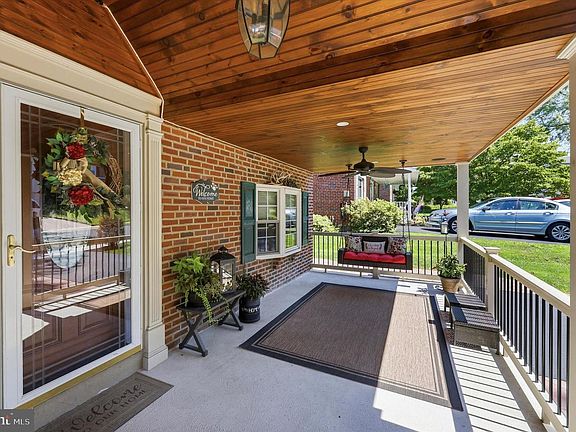 4th image of 829 Terwood Rd