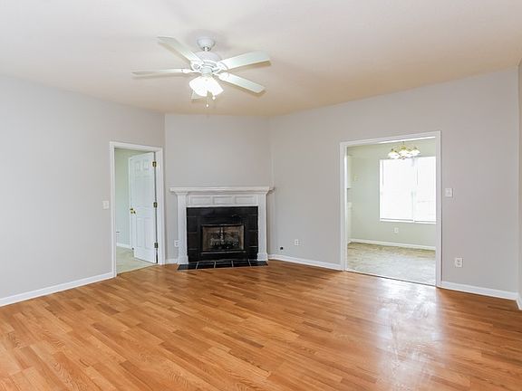 2nd image of 3322 Sugarberry Dr