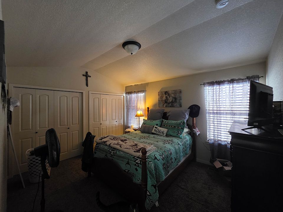1st image of 121 Primrose Ct