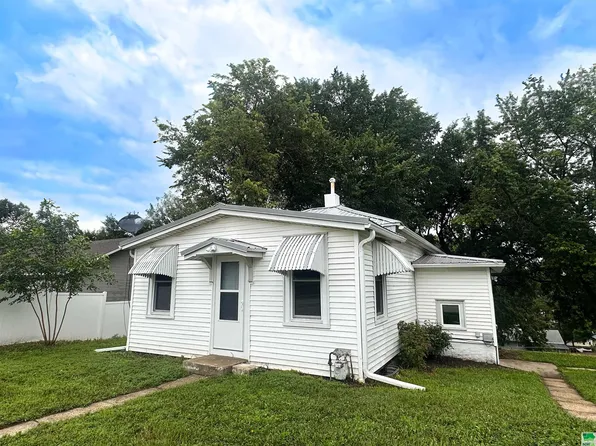 2848 S Lakeport St, Sioux City, IA 51106