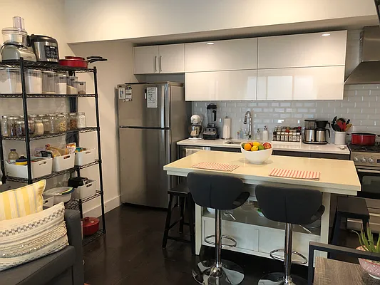 Rented by Peter Ashe | media 5