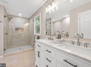 194 Black Cub Run Ln, Harpers Ferry, WV 25425