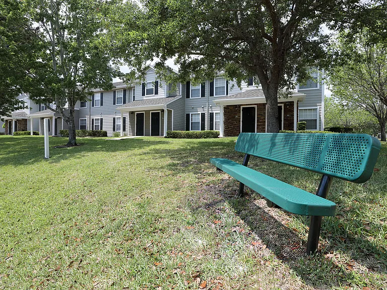 Ponce Harbor Apartments — Photo 3
