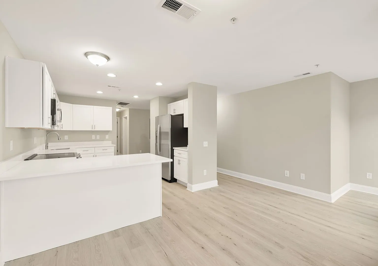 1753 W St SE — Photo 2