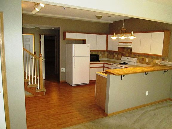 kitchen - NO FRIDGE PROVIDED