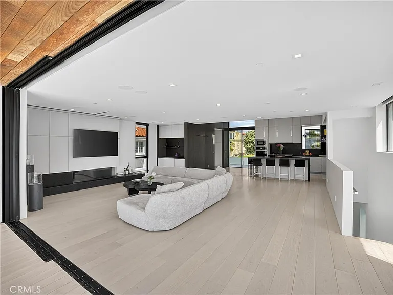 703 N Lucia Ave — Photo 23