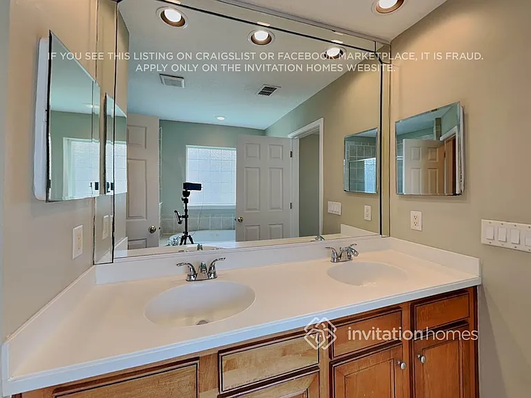 1033 Dunstable Ln — Photo 12