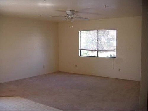 5th image of 36 E Vaughn Ave #10