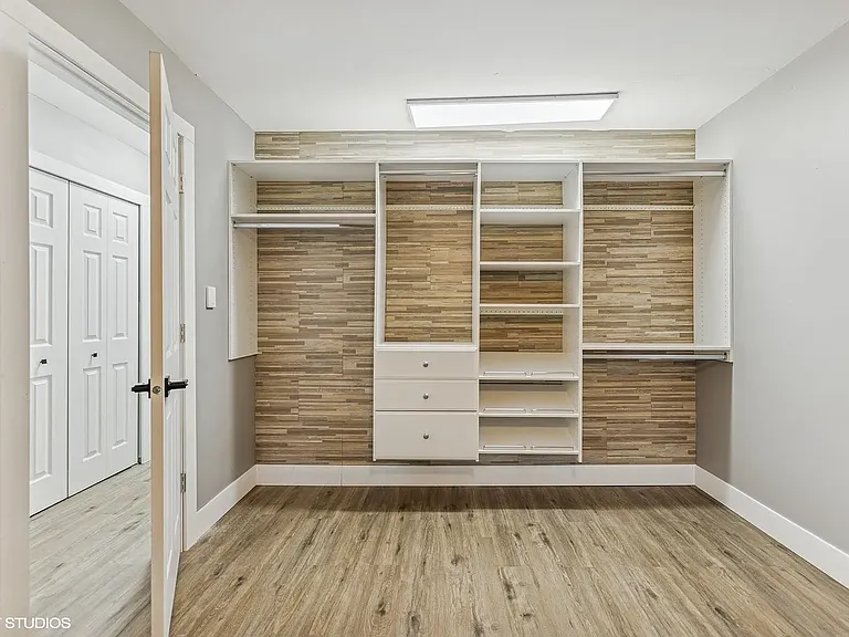 350 Meadow Ct — Photo 7