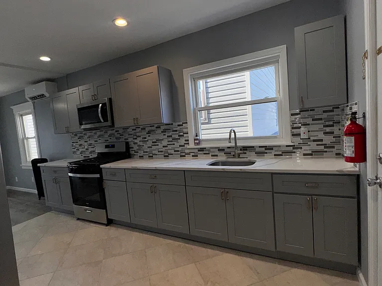 621 Grove St #2 — Photo 10