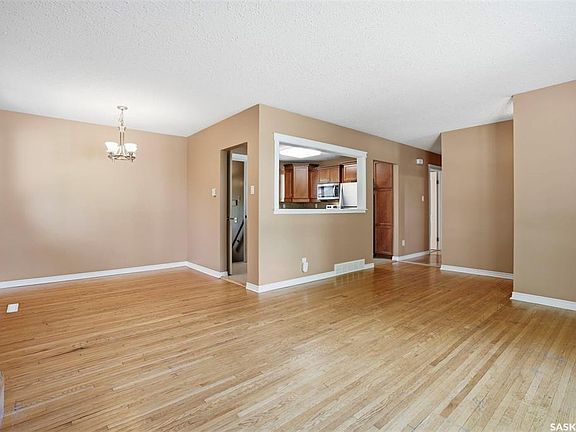 5th image of 2019 Louise AVENUE