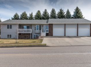 1091 E Turnpike Ave, Bismarck, ND 58501