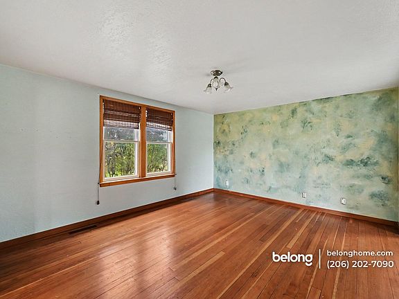 5th image of 2103 Talbot Rd S