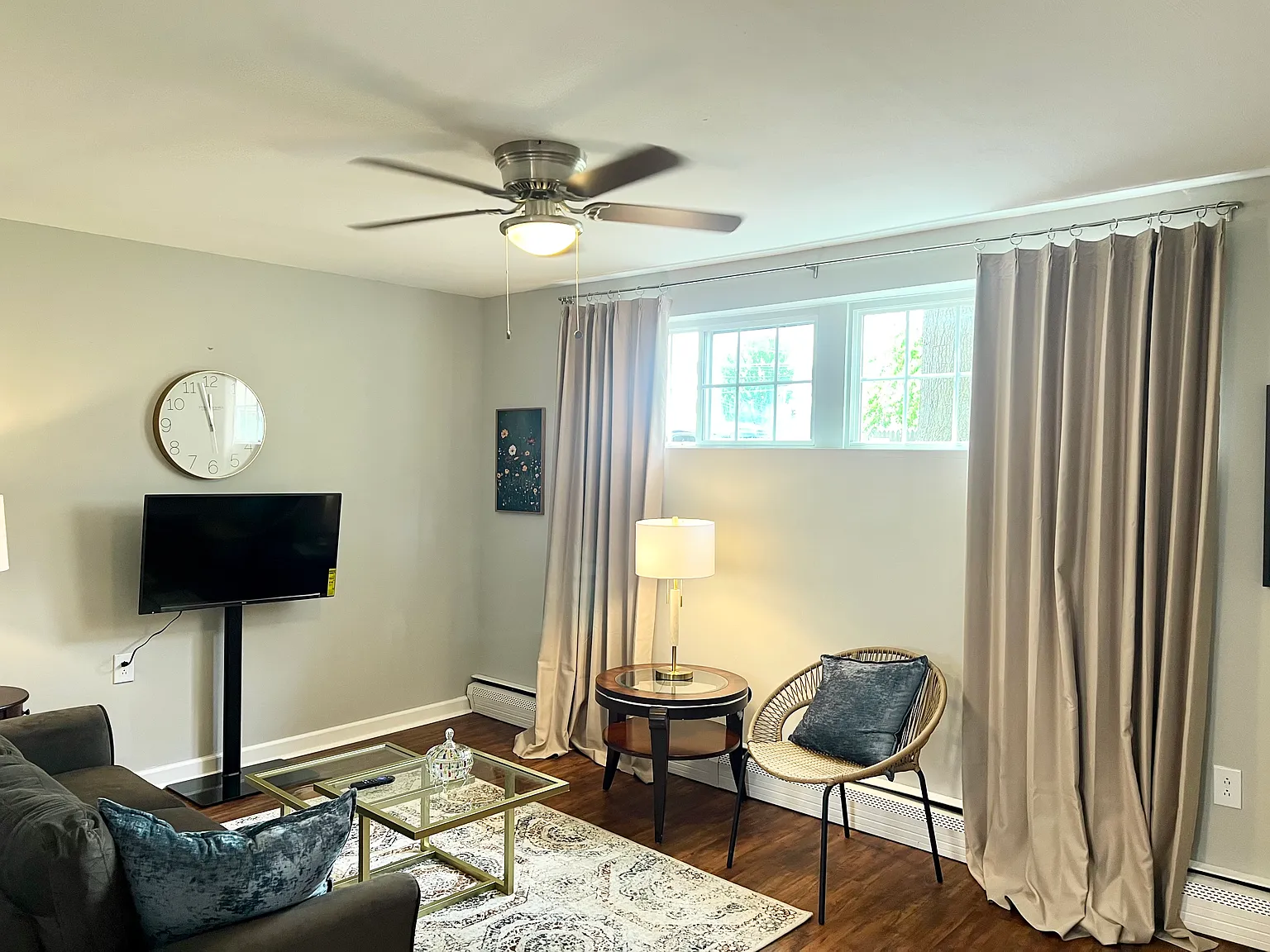 2 bed, 800 sqft, $1,745 — Photo 2