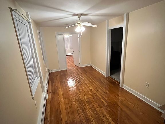 4th image of 737 Union St
