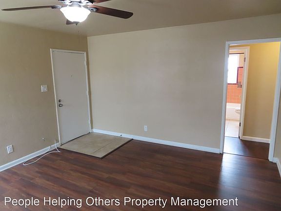 3rd image of 4252 37th St