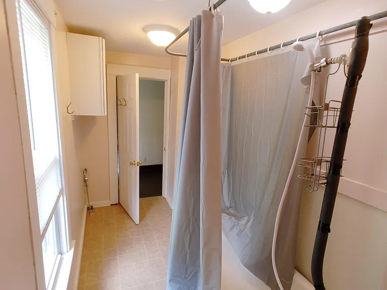 105 Oakwood Ave — Photo 21