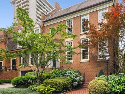 2615 Peachtree Rd NE, Atlanta, GA, 30305
