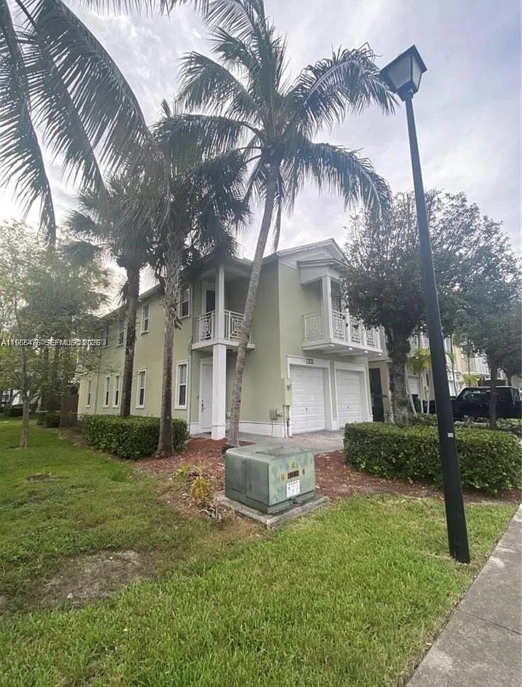 Reserve At Doral East — Photo 3