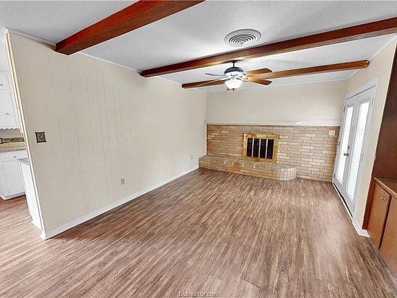 3rd image of 205 Redmond Dr