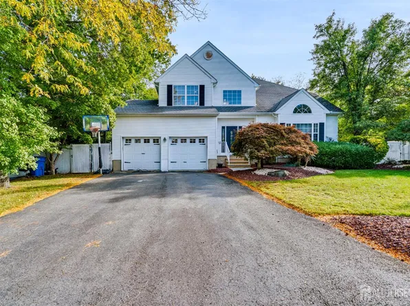 47 Avenue G, Monroe Township, NJ 08831