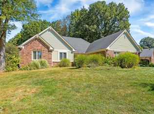 6118 Deerwood Dr, Greenwood, IN