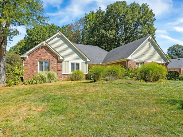 6118 Deerwood Dr, Greenwood, IN 46143