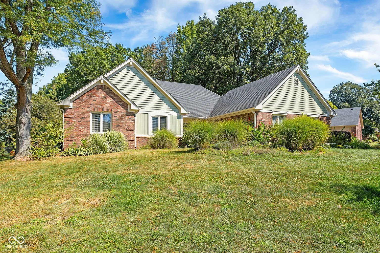 6118 Deerwood Dr photo 1