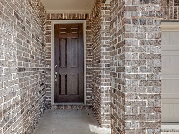 4th image of 2424 Mockingbird Ct