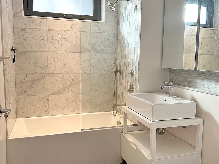 351 W 54th St #3E — Photo 5