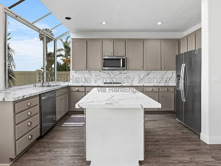 953 Gallery Dr — Photo 16