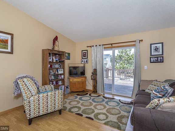 4th image of 505 Deerwood Ct