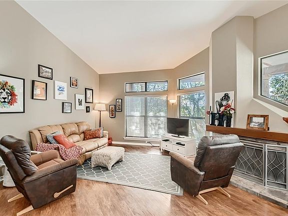 4th image of 300 San Gabriel Village Blvd APT 424
