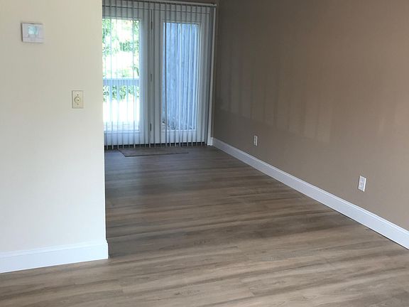 Living room to dining area