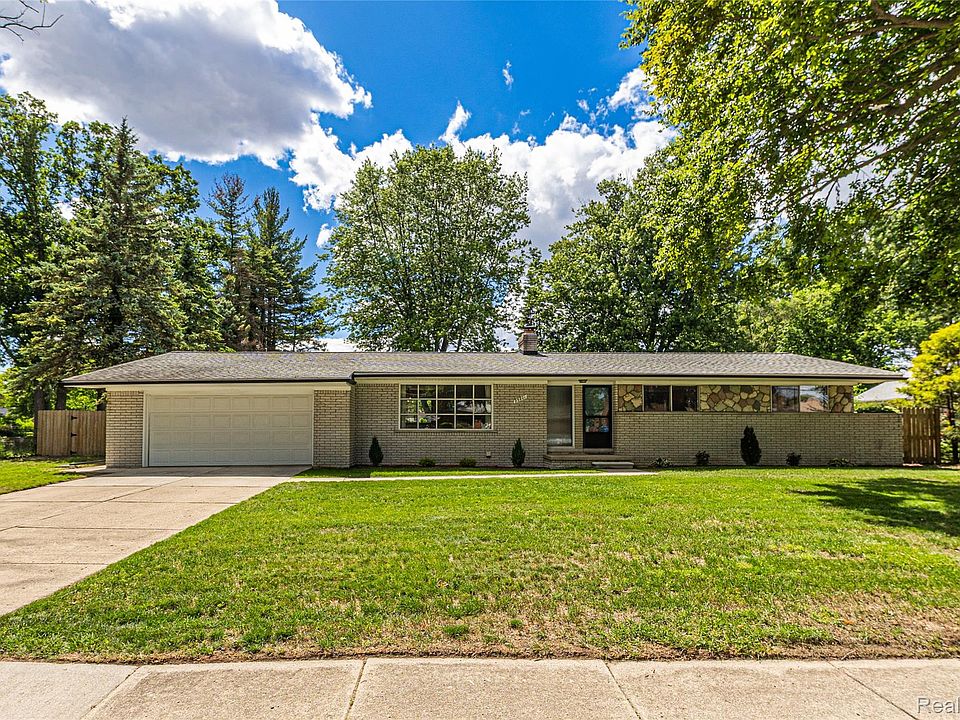 1st image of 25801 Pine View Ave