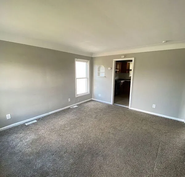 1537 Chandler Ave — Photo 3