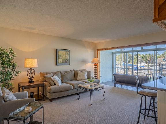 2nd image of 2731 NE 14th Street Causeway #138