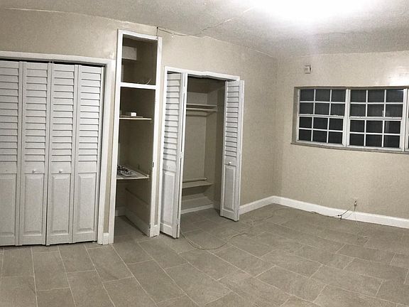 5th image of 1430 NE 170th St APT 125